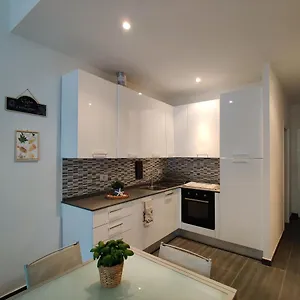 Vista Sul Carruggio, Centro Storico Di Apartamento